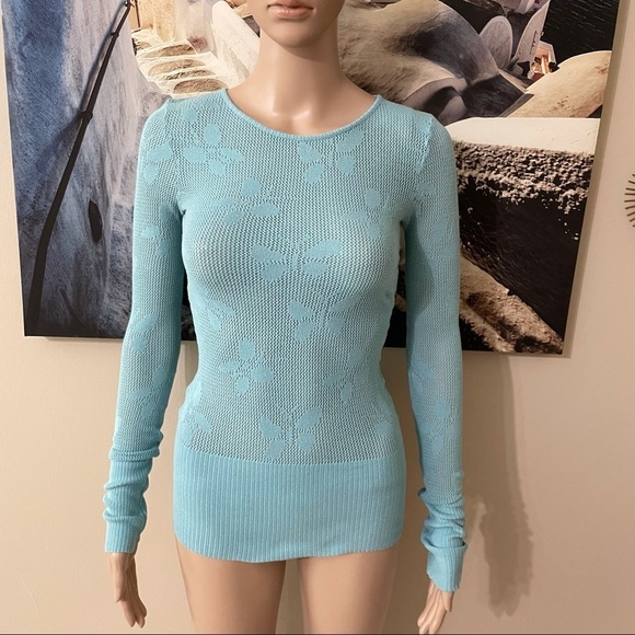 Women’s Long Sleeves Top​​ - Picture 3 of 7